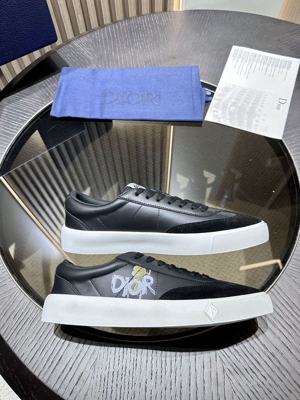DR B33 SNEAKER
