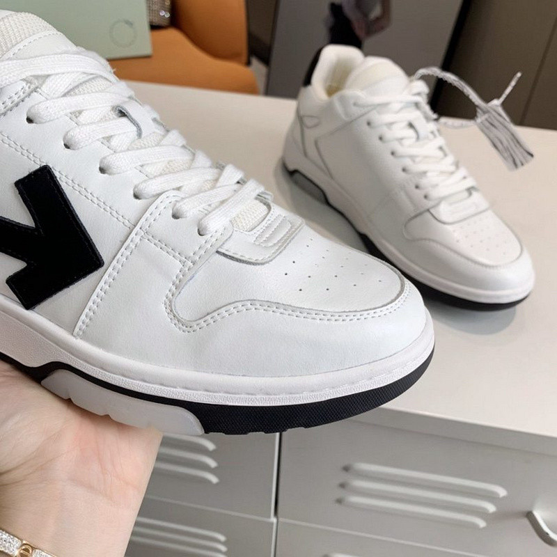 Off-White c/o Virgil Abloh