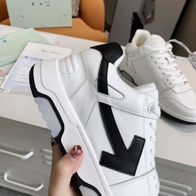 Off-White c/o Virgil Abloh