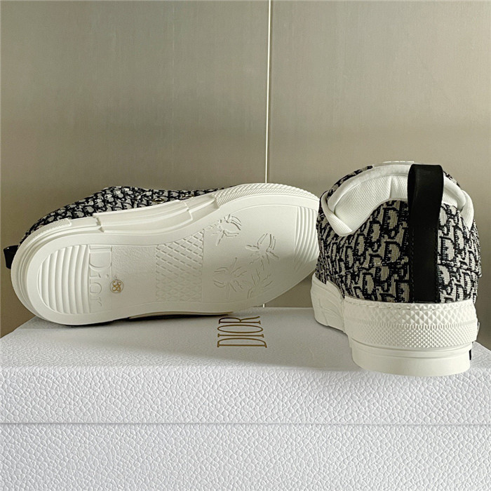 B23 SKATER SNEAKER