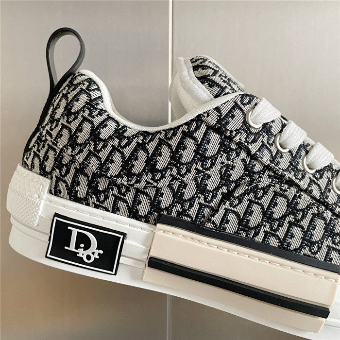 B23 SKATER SNEAKER
