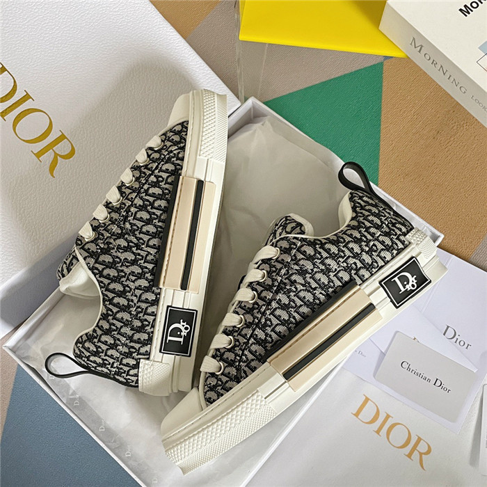 B23 SKATER SNEAKER