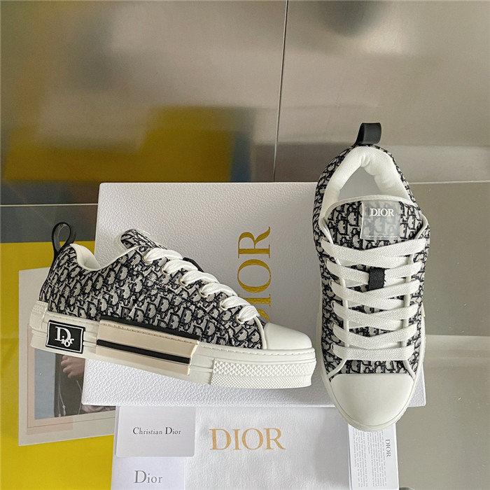 B23 SKATER SNEAKER