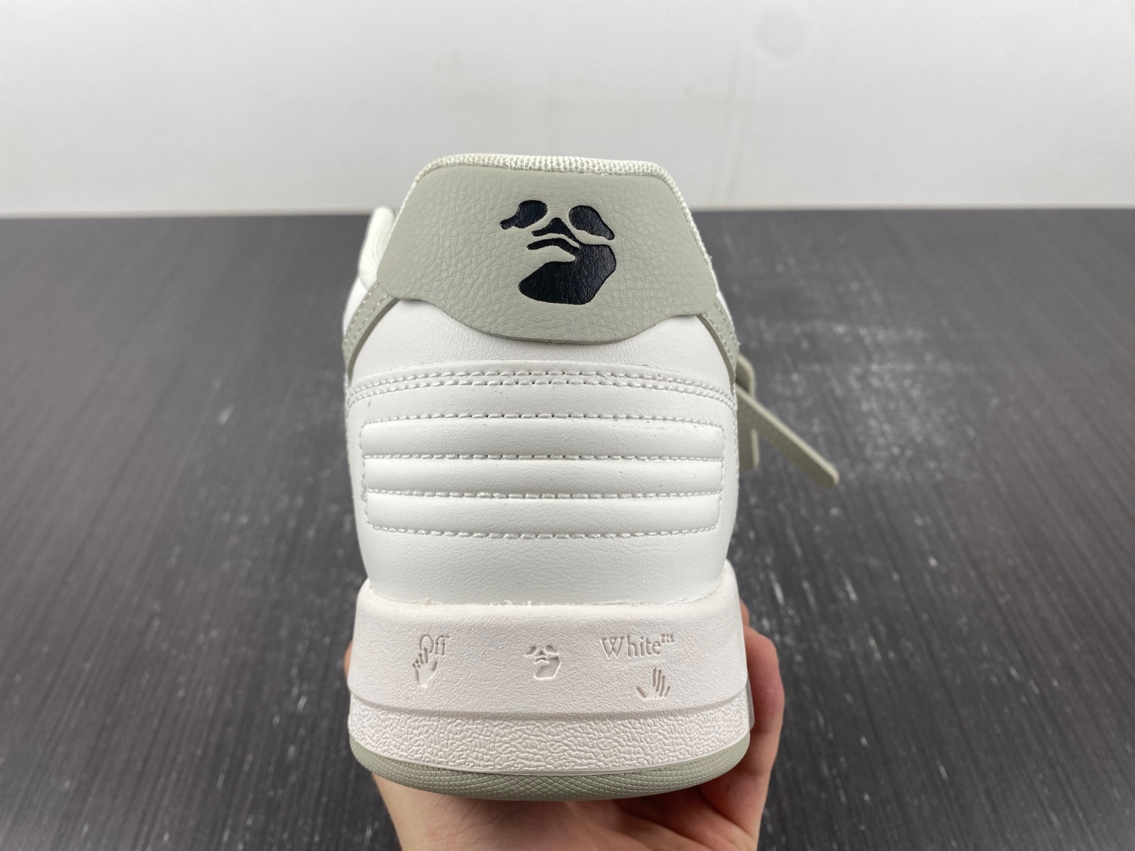 Off-White c/o Virgil Abloh