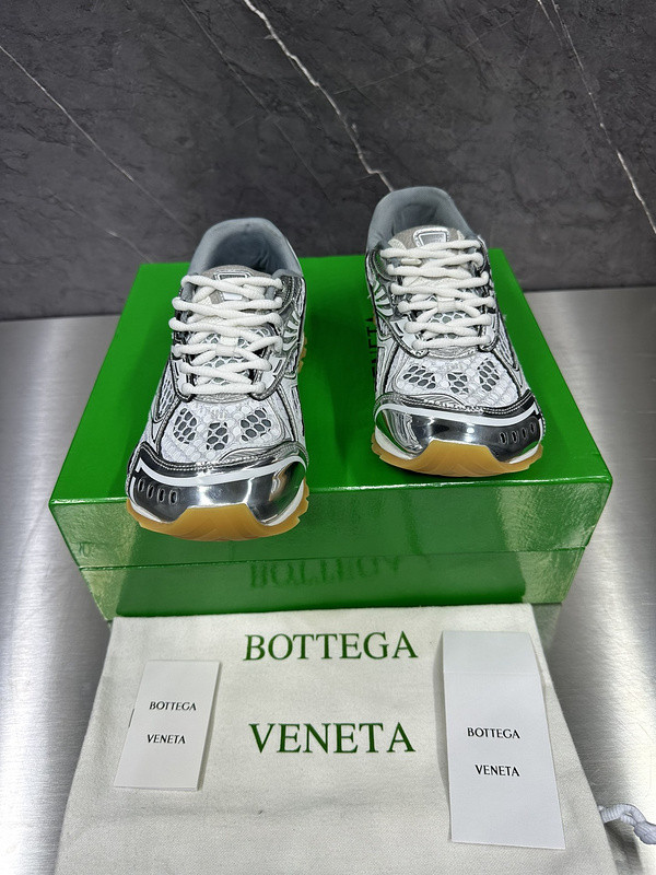 Bo*te*ga ve*ne*ta orbit low top lace up sneaker in silver & white
