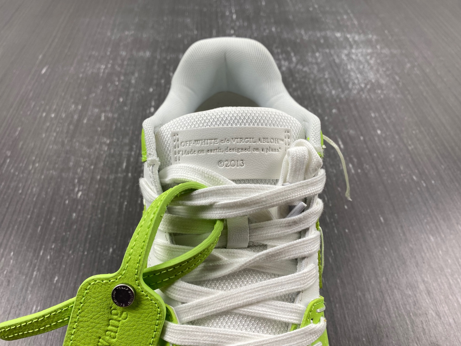 Off-White c/o Virgil Abloh