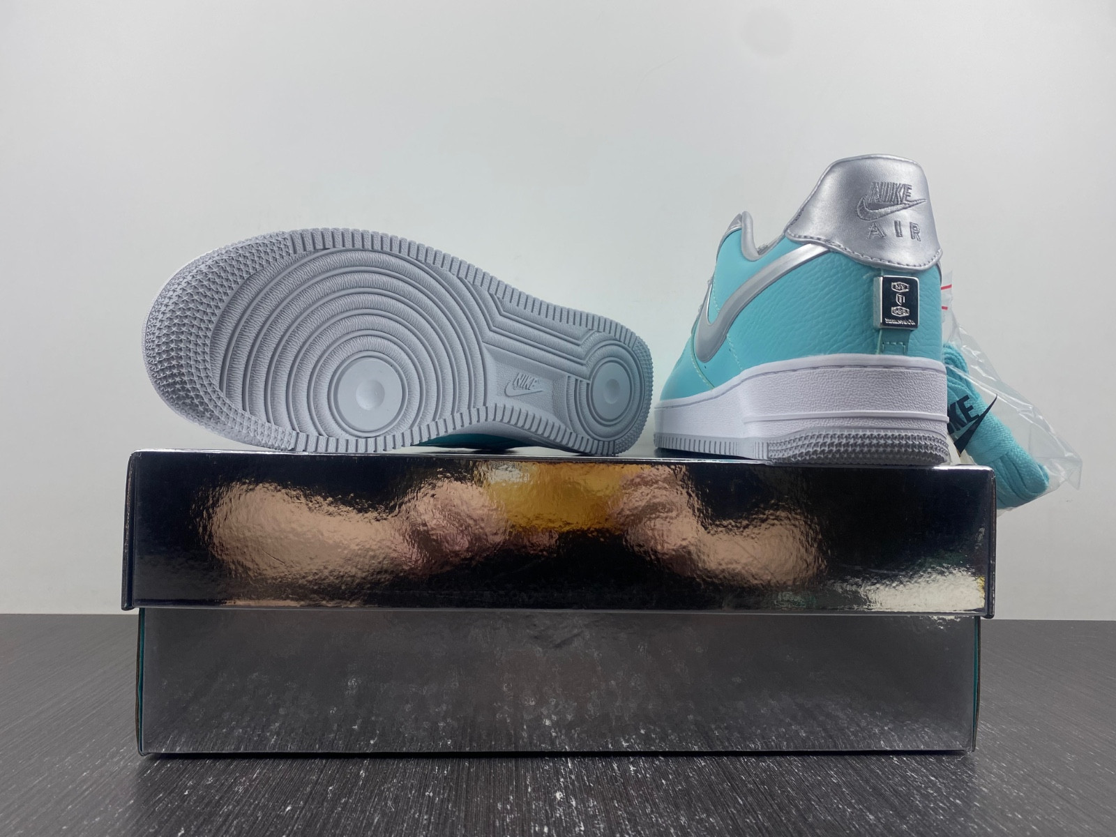 T*f*ny & co. x air force 1 low dz1382-003