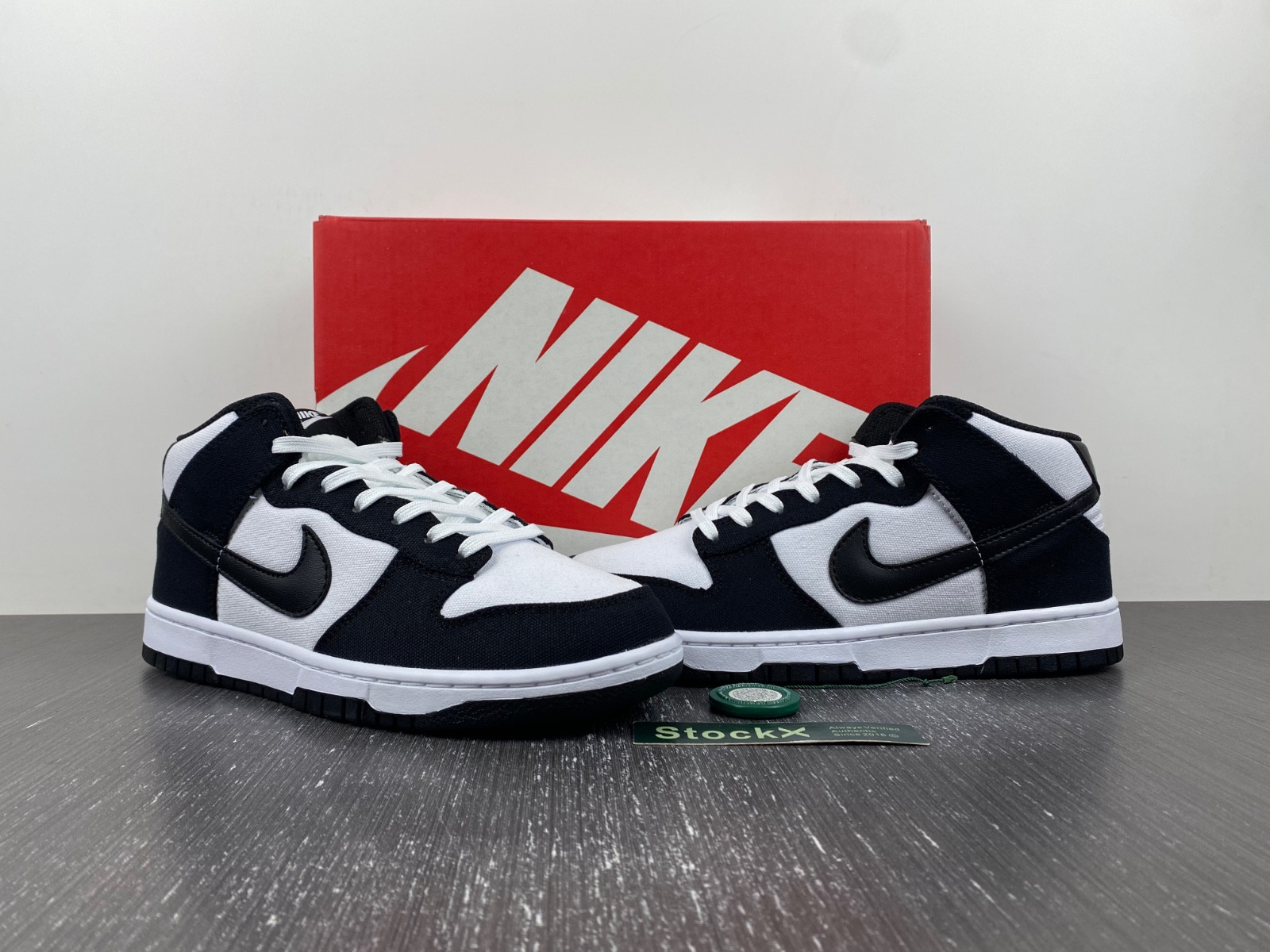 Nike Dunk High SE World Champs DR9512-001