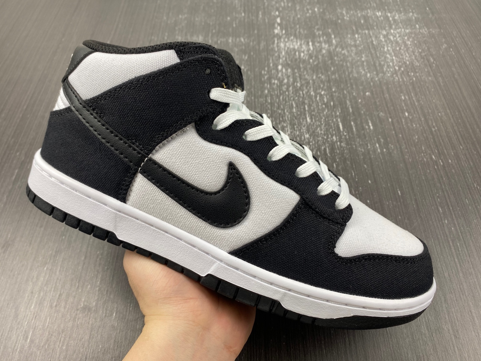 Nike Dunk High SE World Champs DR9512-001