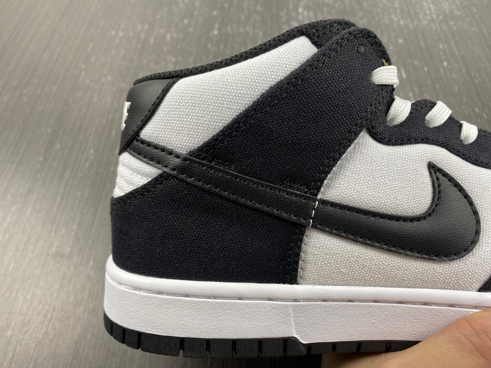 Nike Dunk High SE World Champs DR9512-001