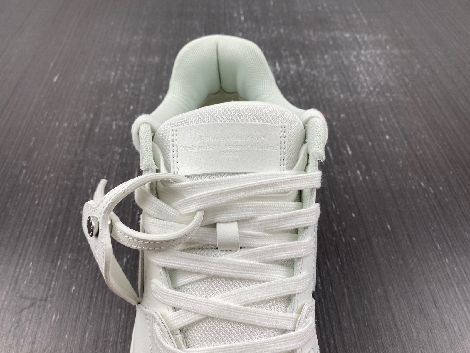 Off-White c/o Virgil Abloh
