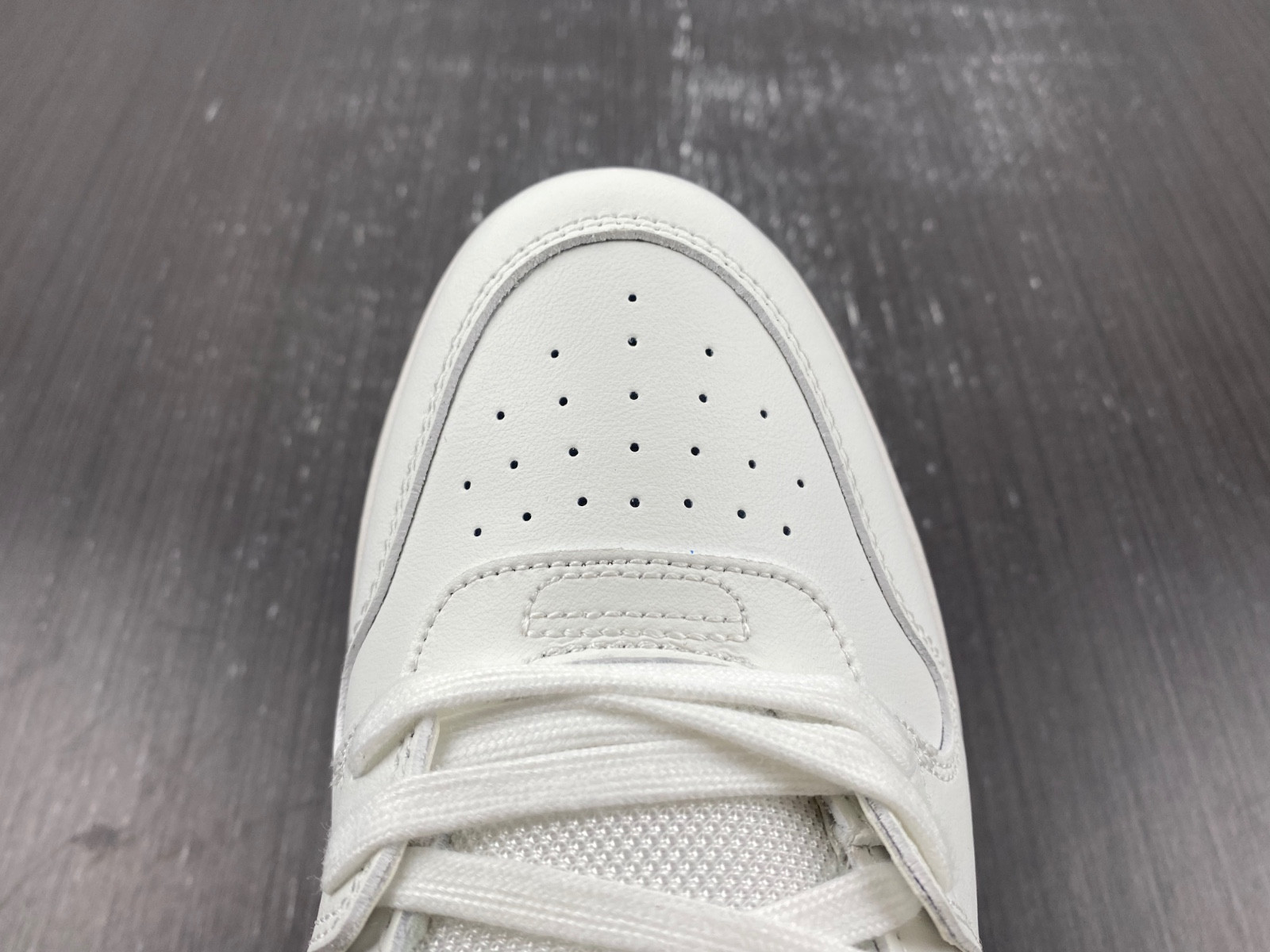 Off-White c/o Virgil Abloh