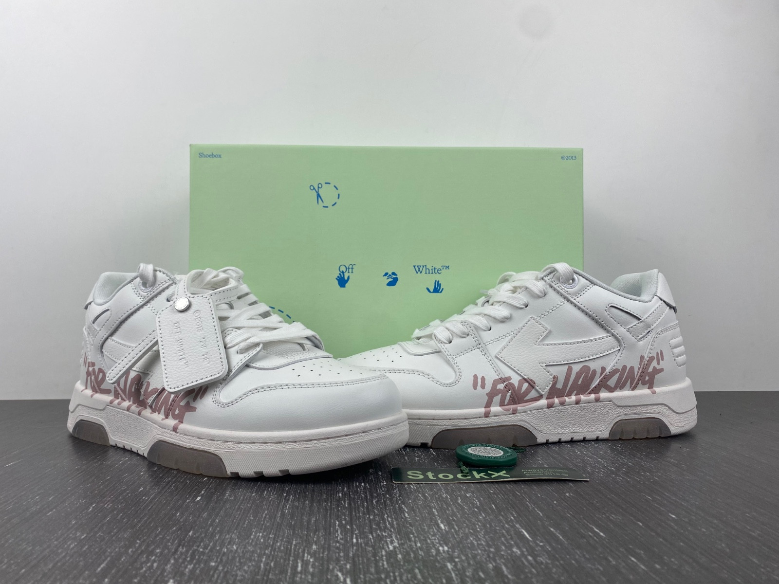 Off-White c/o Virgil Abloh