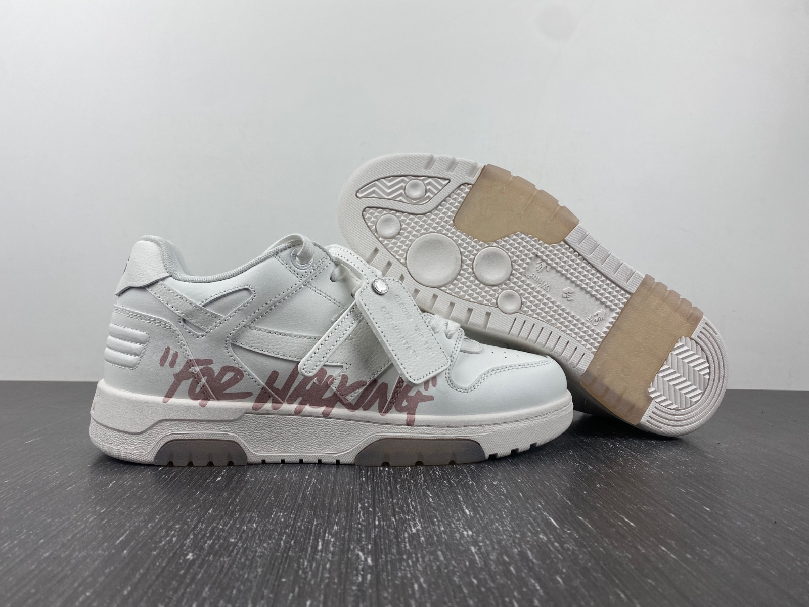 Off-White c/o Virgil Abloh