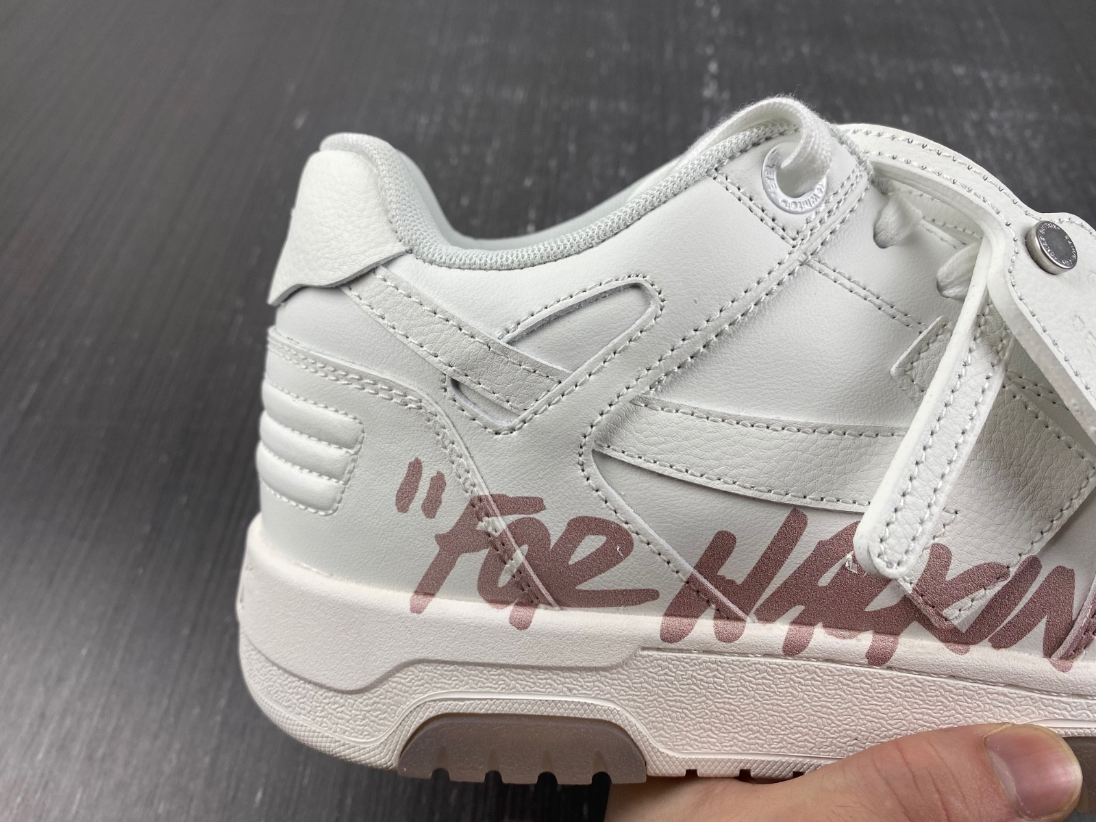 Off-White c/o Virgil Abloh