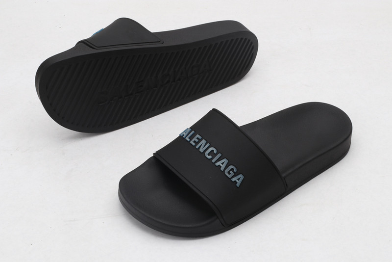 Ba*len*cia*ga black slides