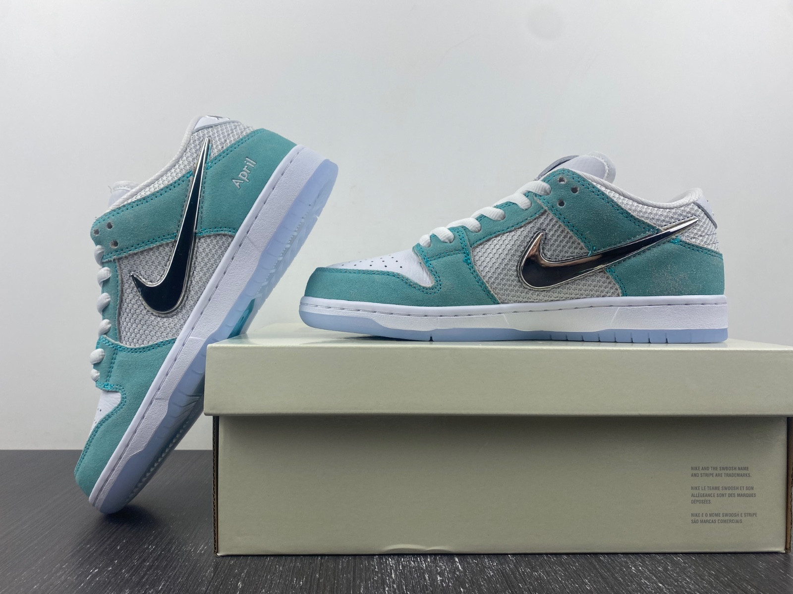Dunk SDCAI*NIKE SB Low FD2562-400