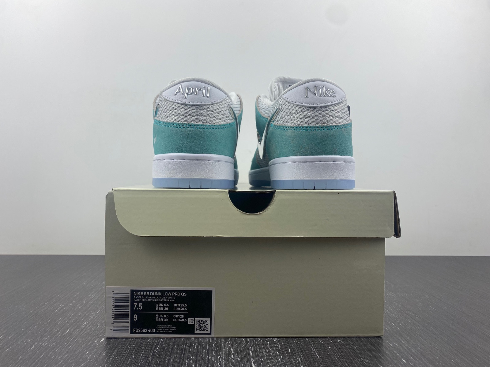Dunk SDCAI*NIKE SB Low FD2562-400