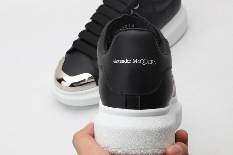 ALEXANDER MCQUEEN SNEAKER