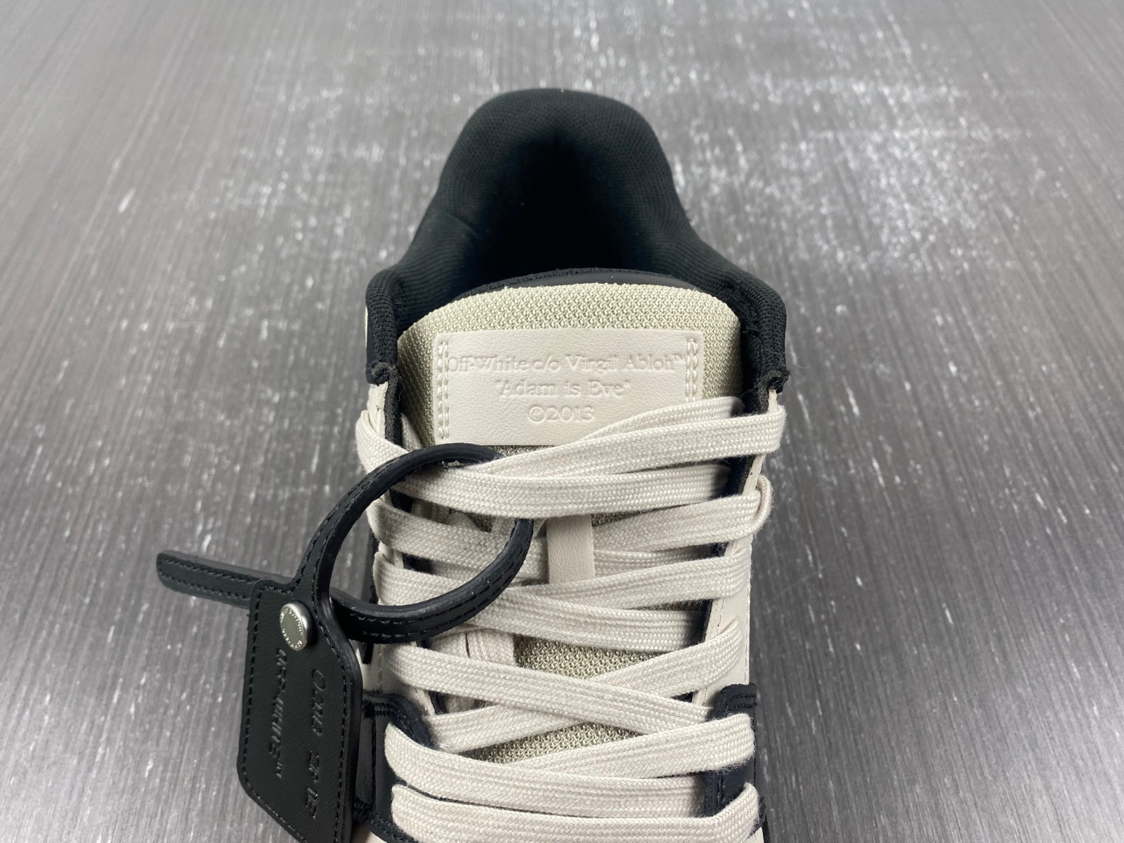 Off-White c/o Virgil Abloh