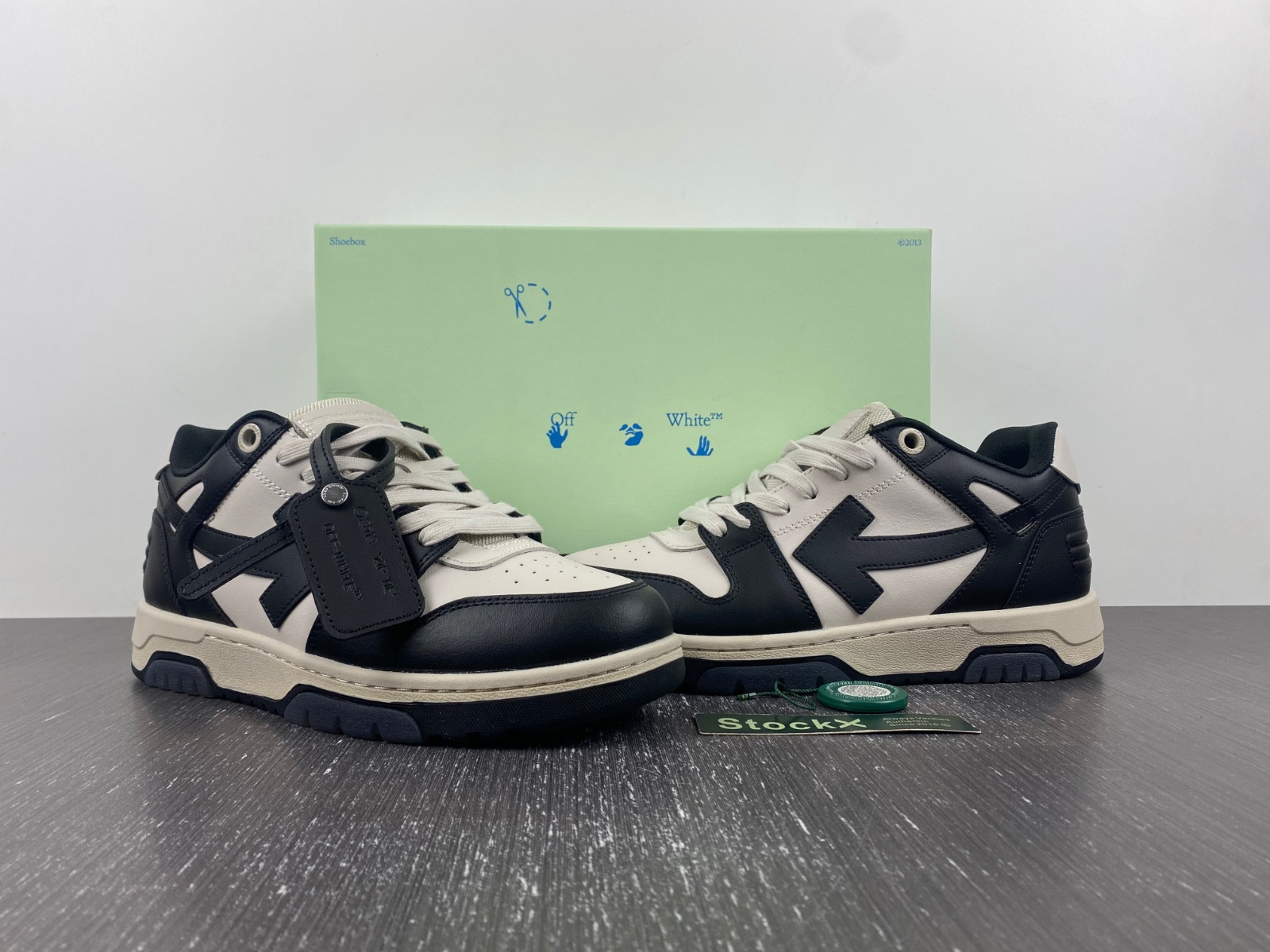 Off-White c/o Virgil Abloh