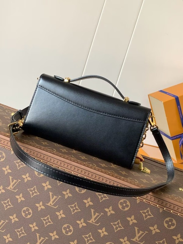 Louis Vuitton Wallet On Chain Capucines