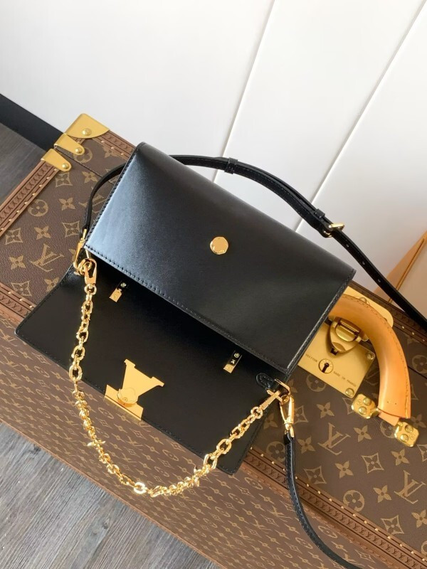Louis Vuitton Wallet On Chain Capucines