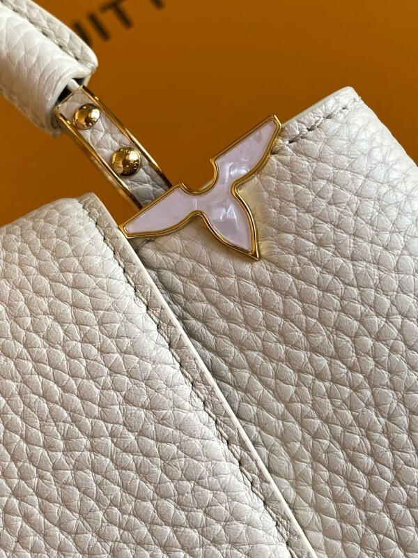 LV capucines