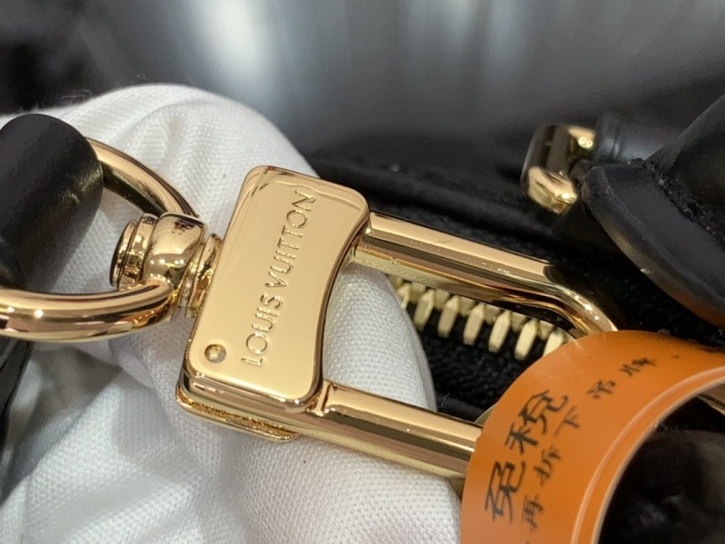 l0vis Vvtt0n alma bb bag