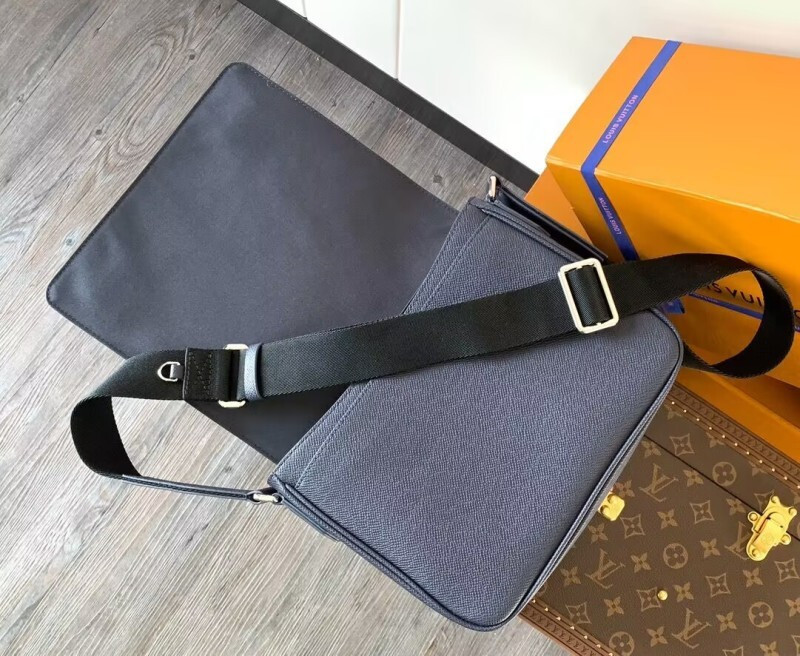 L0vis Vvtt0n Trio Jm messenger