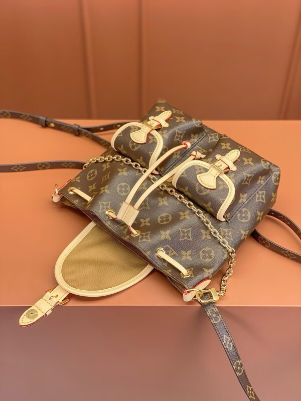 l0vis Vvtt0n monogram excursion backpack m46932