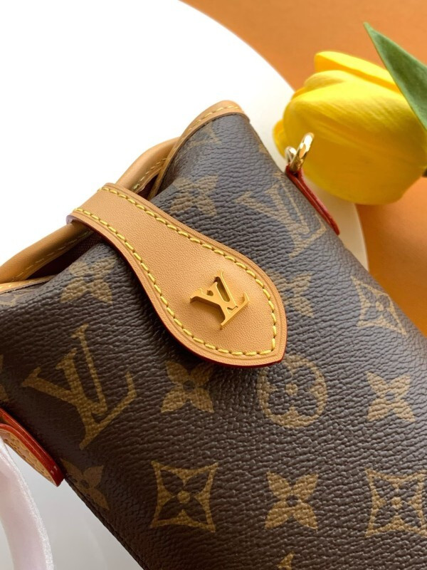 LV Fold Me Pouch (M80874)