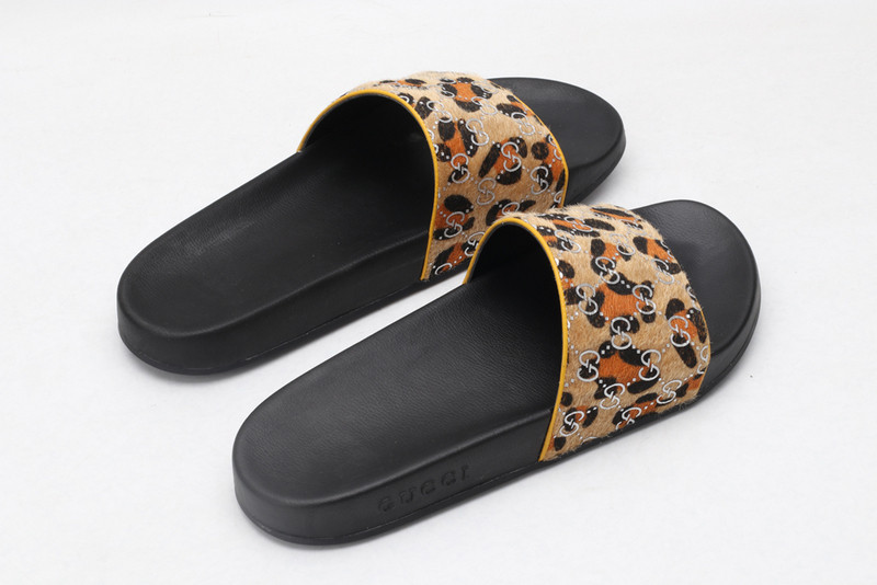 GUC LEATHER SLIDE
