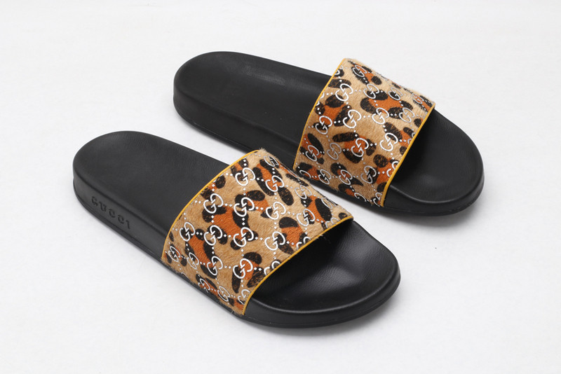 GUC LEATHER SLIDE