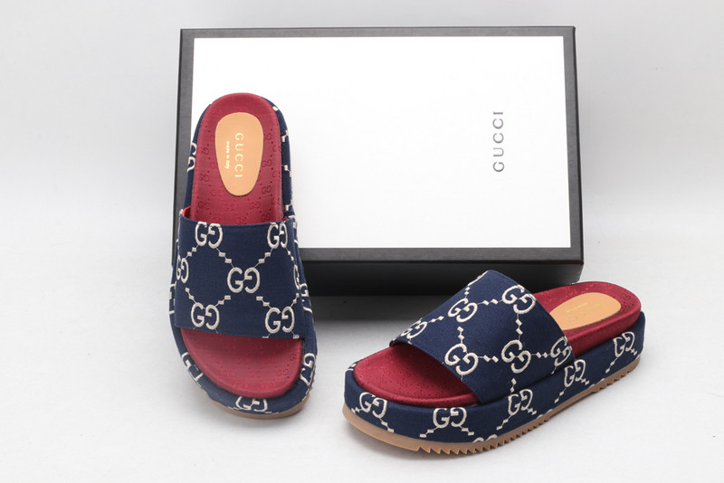 GUC LEATHER SLIDE