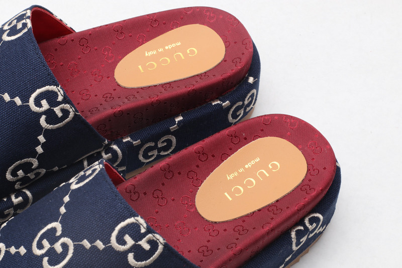 GUC LEATHER SLIDE