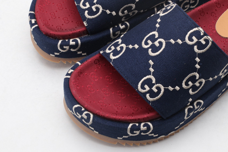 GUC LEATHER SLIDE