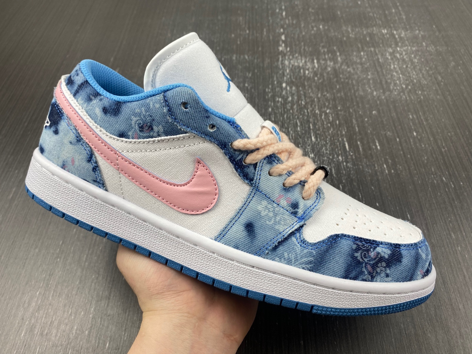 Jordan 1 Low Washed Denim (GS) DM8947-100