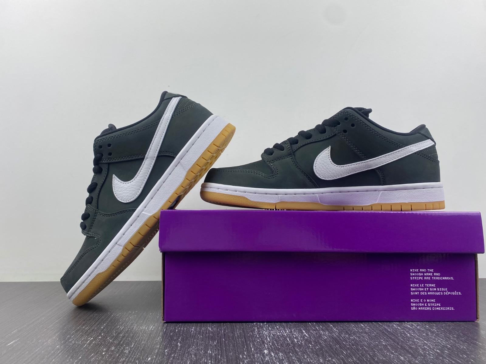 Dunk Low SB 