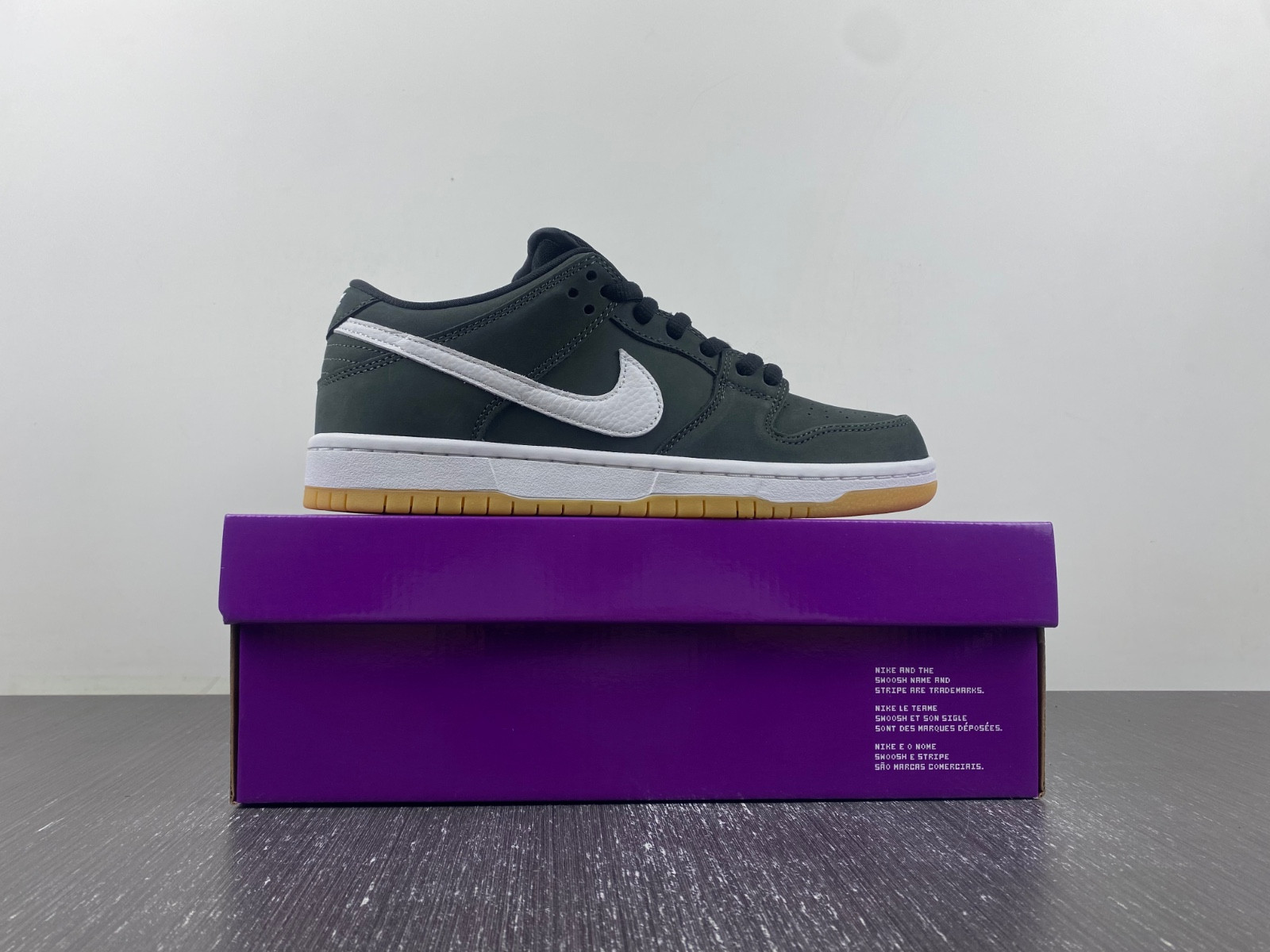 Dunk Low SB 