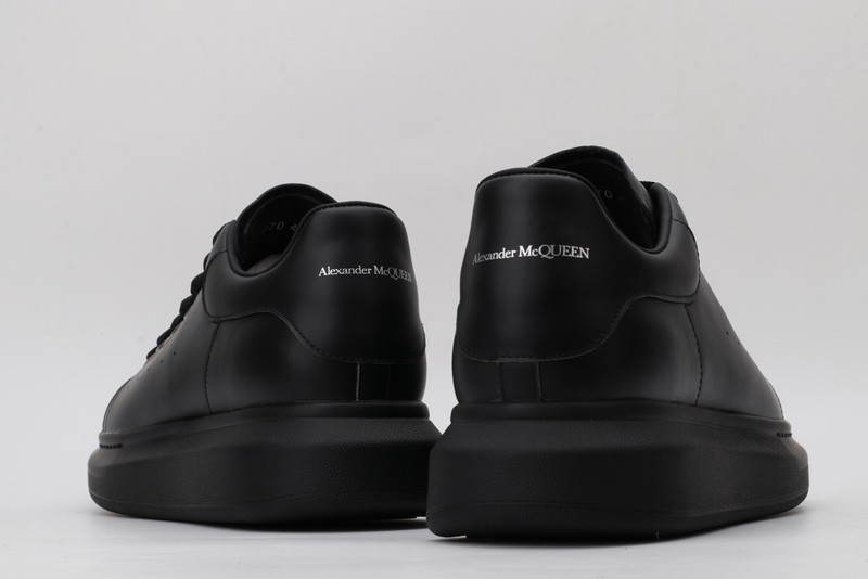 ALEXANDER MCQUEEN SNEAKER