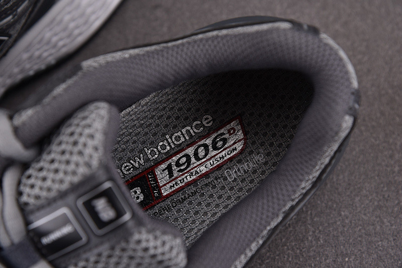 NEW BALANCE 1906R DARK GREY M1906RJS