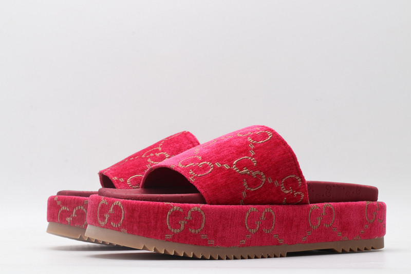 GUC LEATHER SLIDE