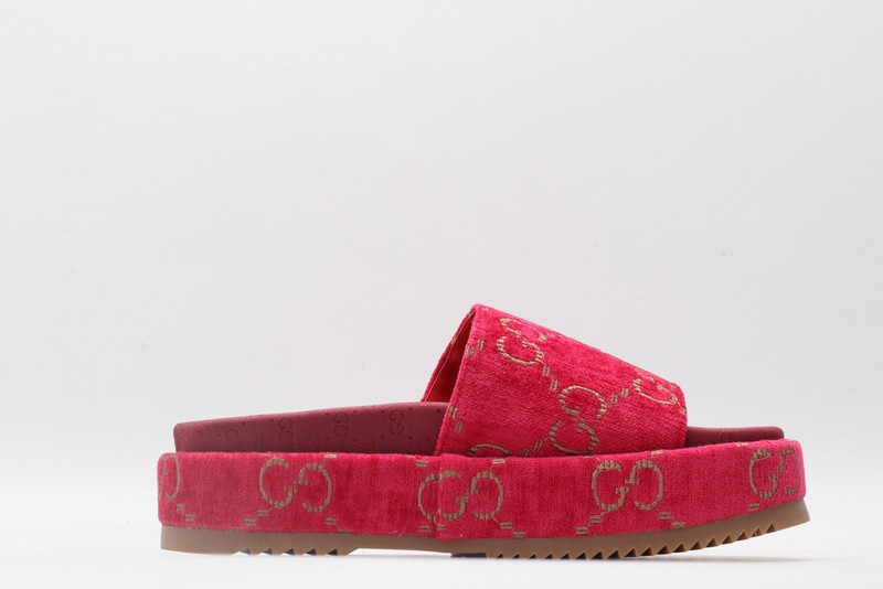 GUC LEATHER SLIDE