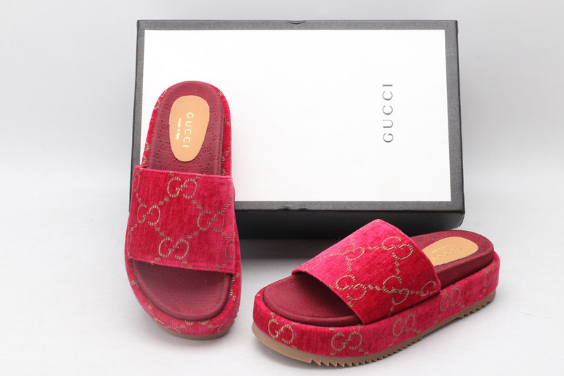 GUC LEATHER SLIDE