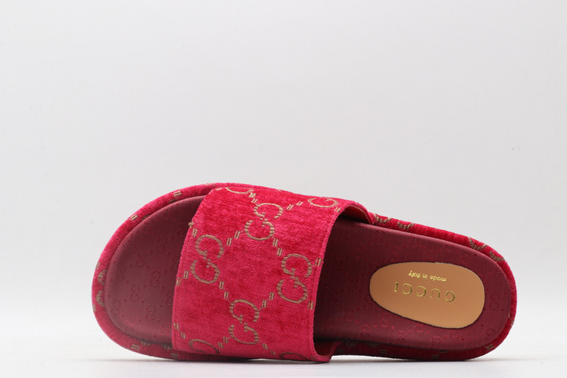 GUC LEATHER SLIDE