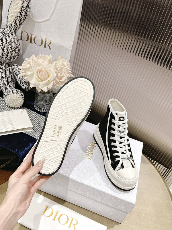 D B23 HIGH-TOP SNEAKERS