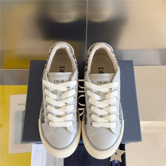 DR B33 SNEAKER
