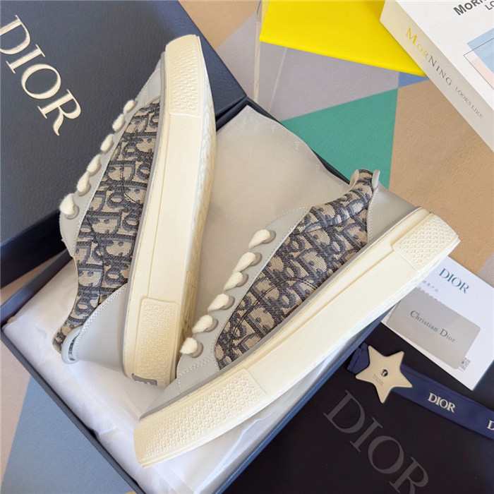 DR B33 SNEAKER