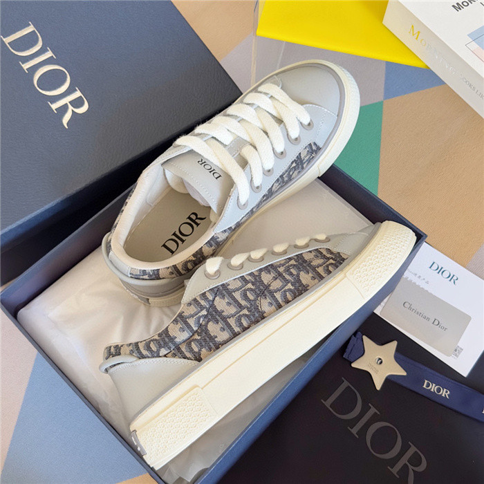 DR B33 SNEAKER